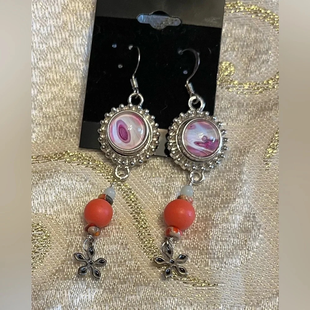 26 MINI Snap Buttons And A Pair Of Earrings - Picture 2 of 2